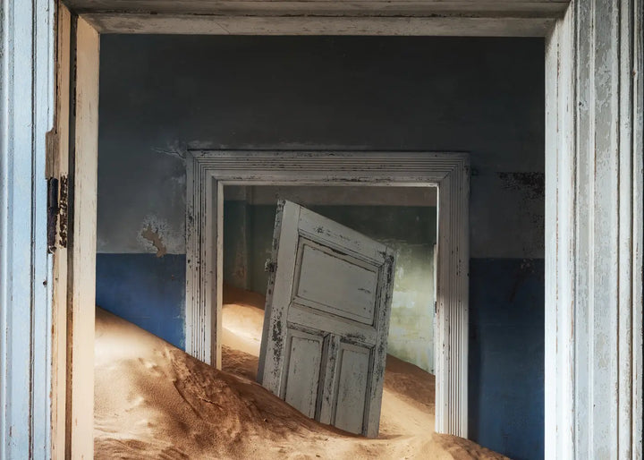 Canvastavla - Sand Filled Doorway